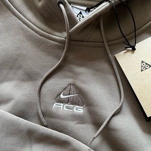 NIKE ACG THERMA-FIT HOODIE - WMNS
